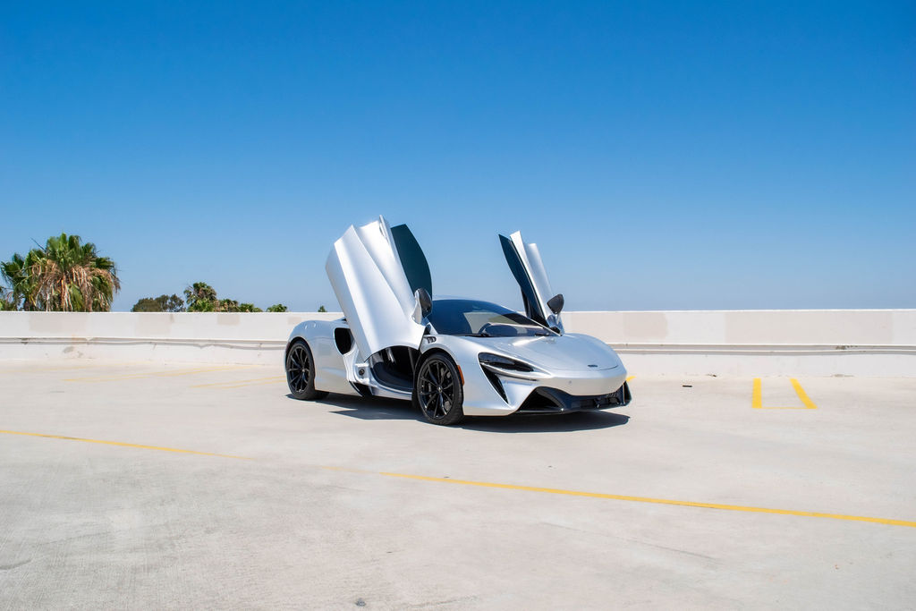 McLaren Artura Coupe available for rent in Houston